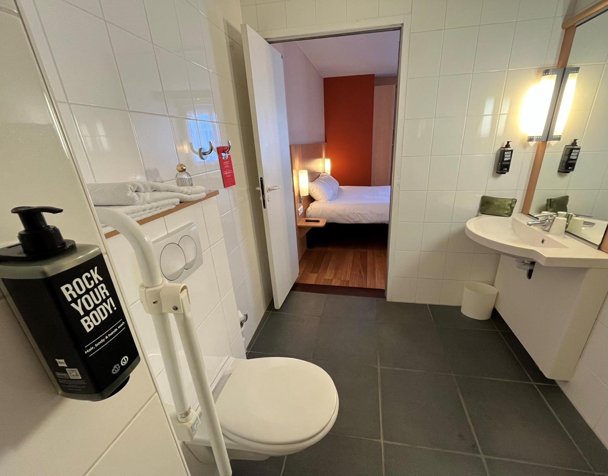 Ibis Alencon Hotel Luaran gambar