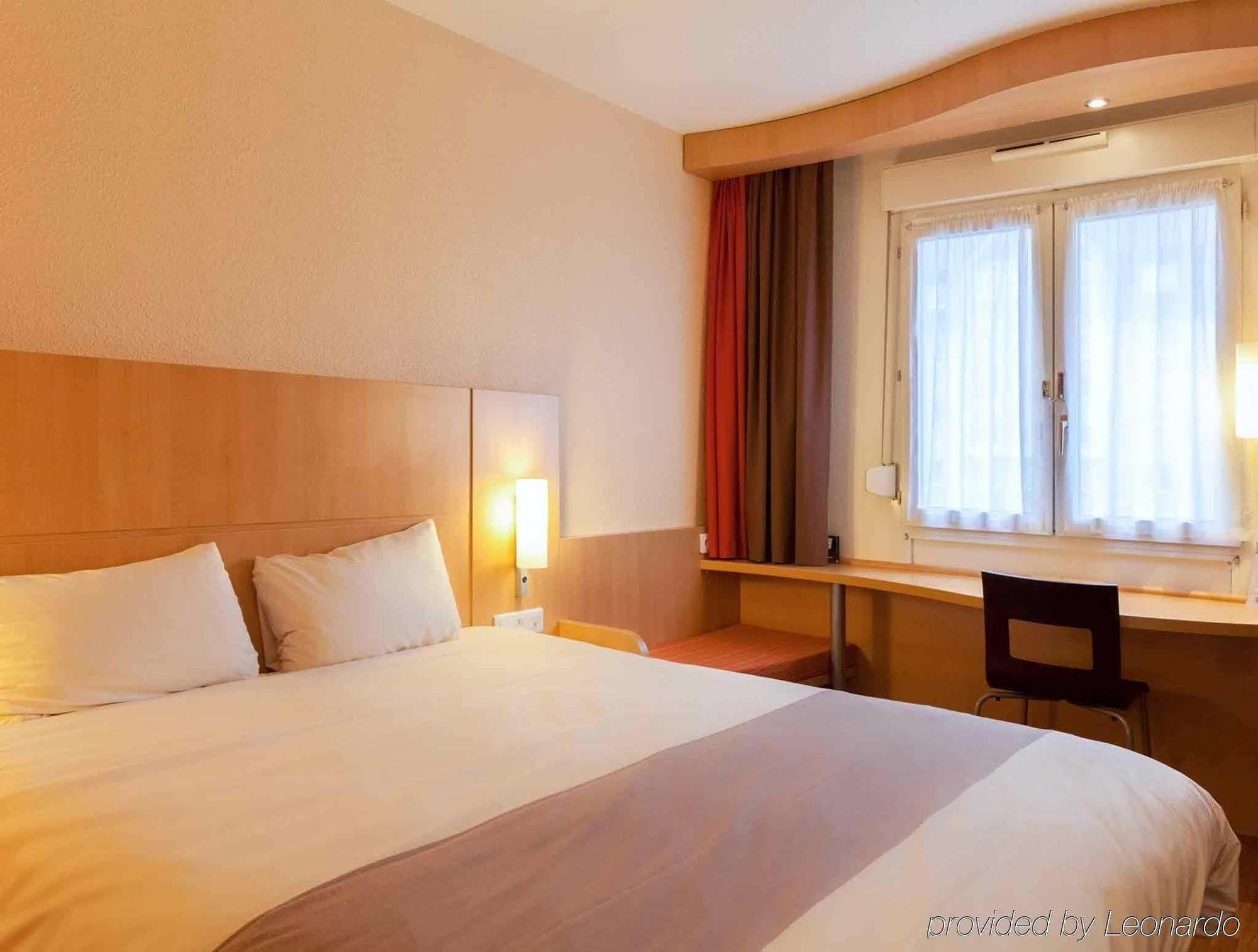 Ibis Alencon Hotel Luaran gambar
