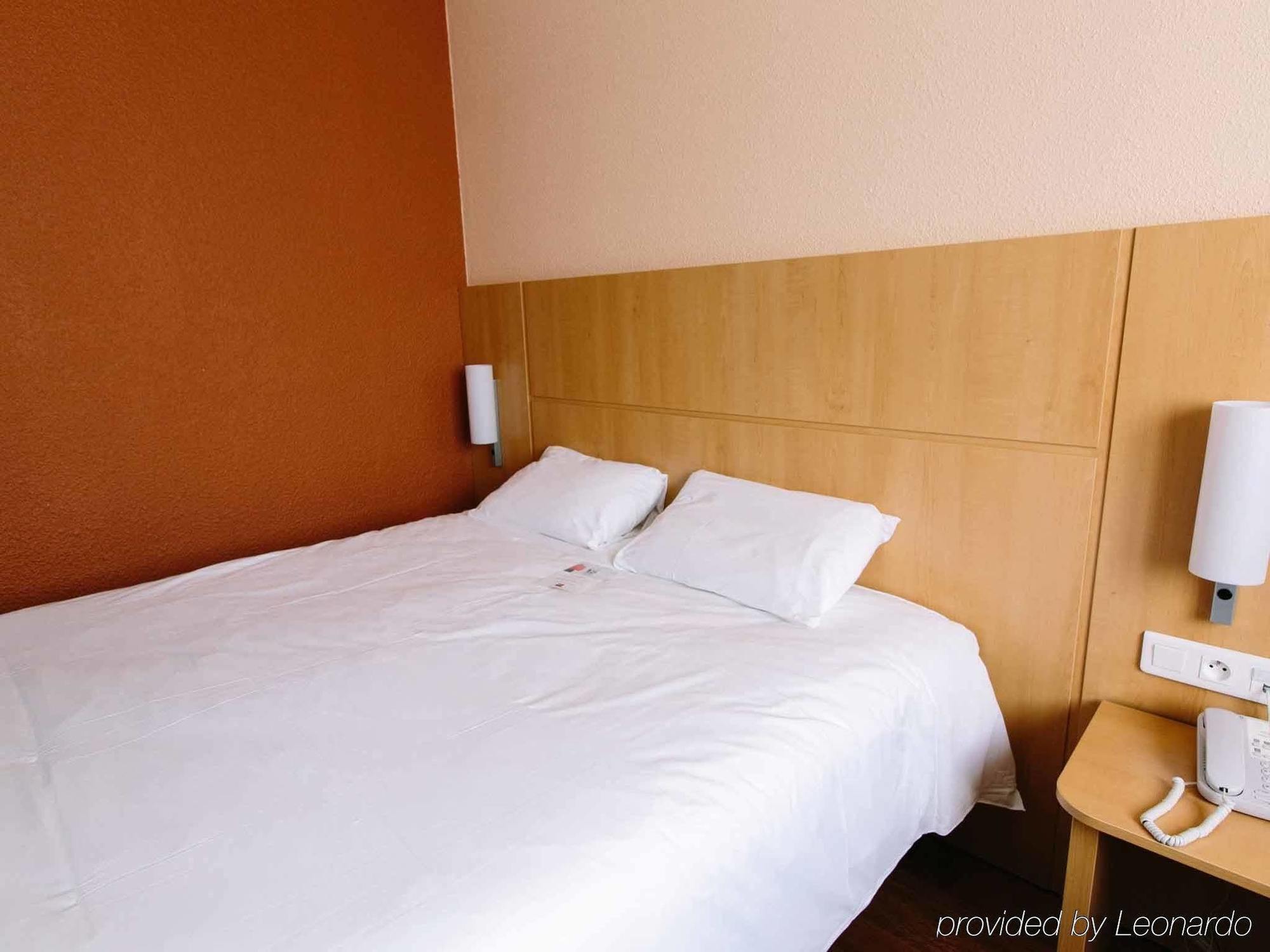 Ibis Alencon Hotel Luaran gambar